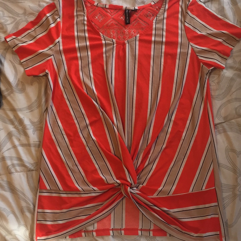 Size large Kristin Nicole shirt